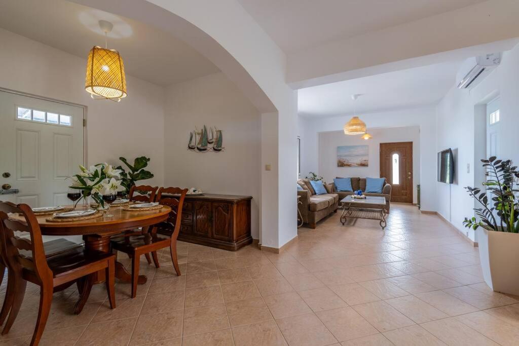 Blue Harmony Villa Dhramia ภายนอก รูปภาพ