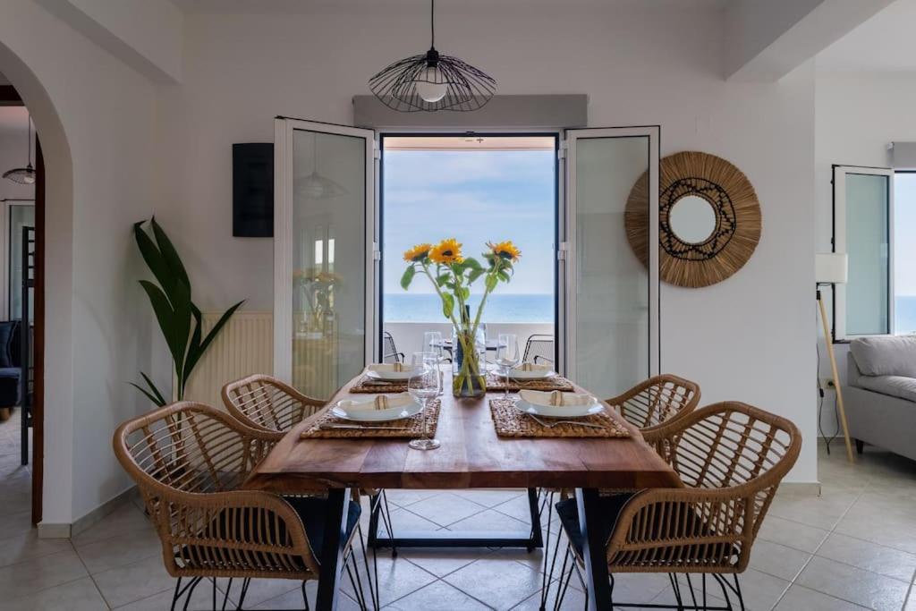 Blue Harmony Villa Dhramia ภายนอก รูปภาพ