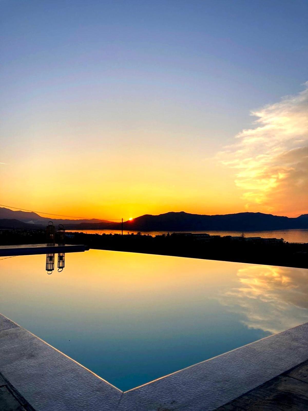 Blue Harmony Villa Dhramia ภายนอก รูปภาพ